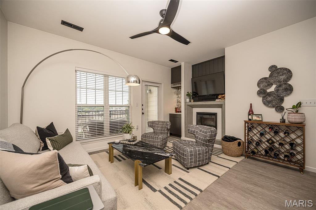 Hanley Station Condo First - Residential
