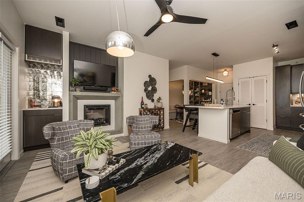 Hanley Station Condo First - Residential