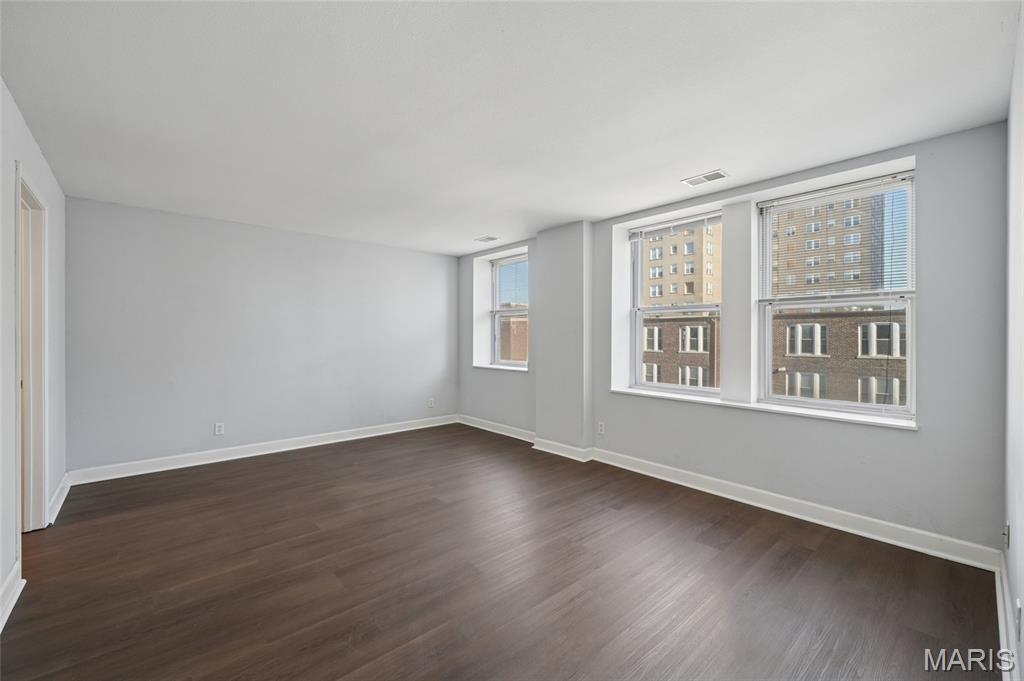 5330-5360 Pershing Condo - Residential