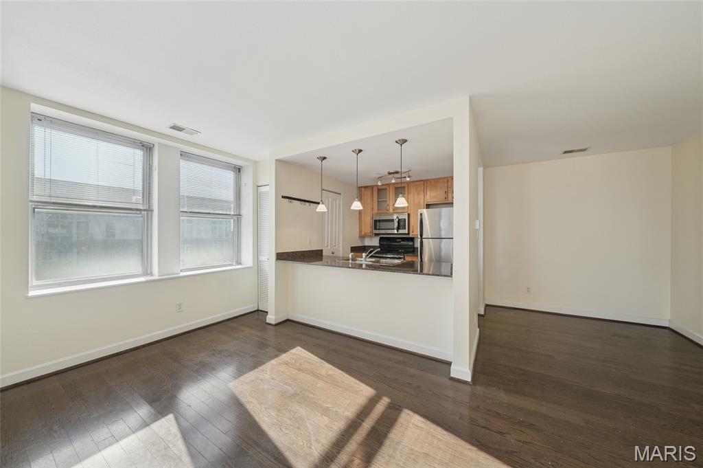 5330-5360 Pershing Condo - Residential