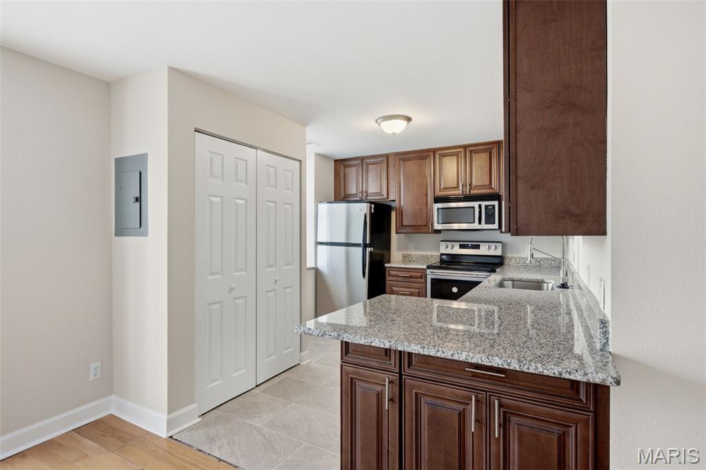 Pershing Ave Condo - Residential