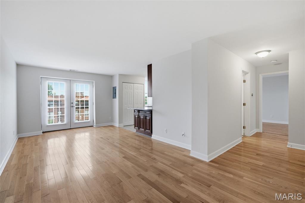 Pershing Ave Condo - Residential