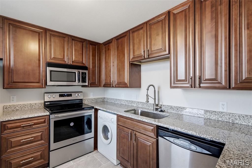 Pershing Ave Condo - Residential