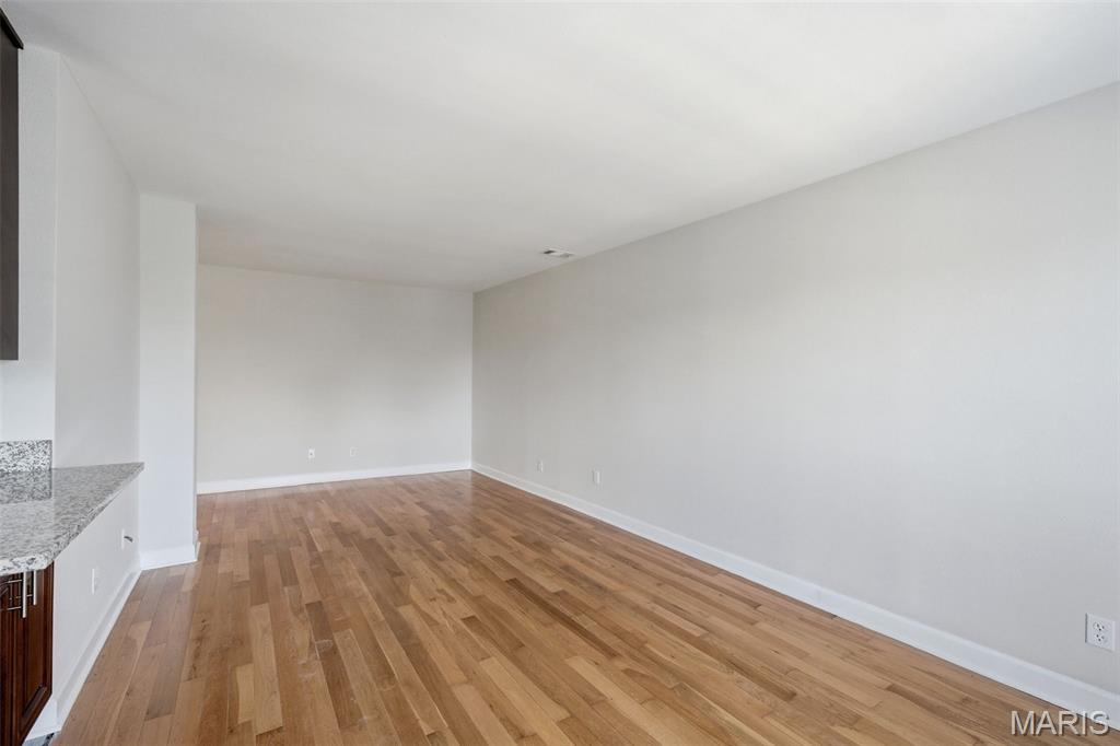 Pershing Ave Condo - Residential