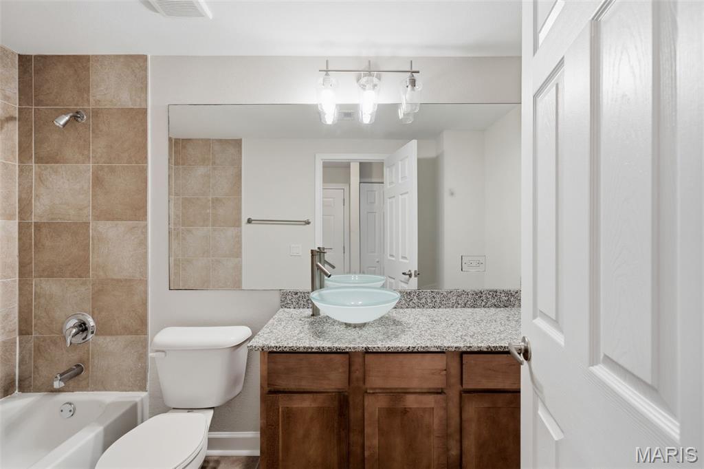 Pershing Ave Condo - Residential