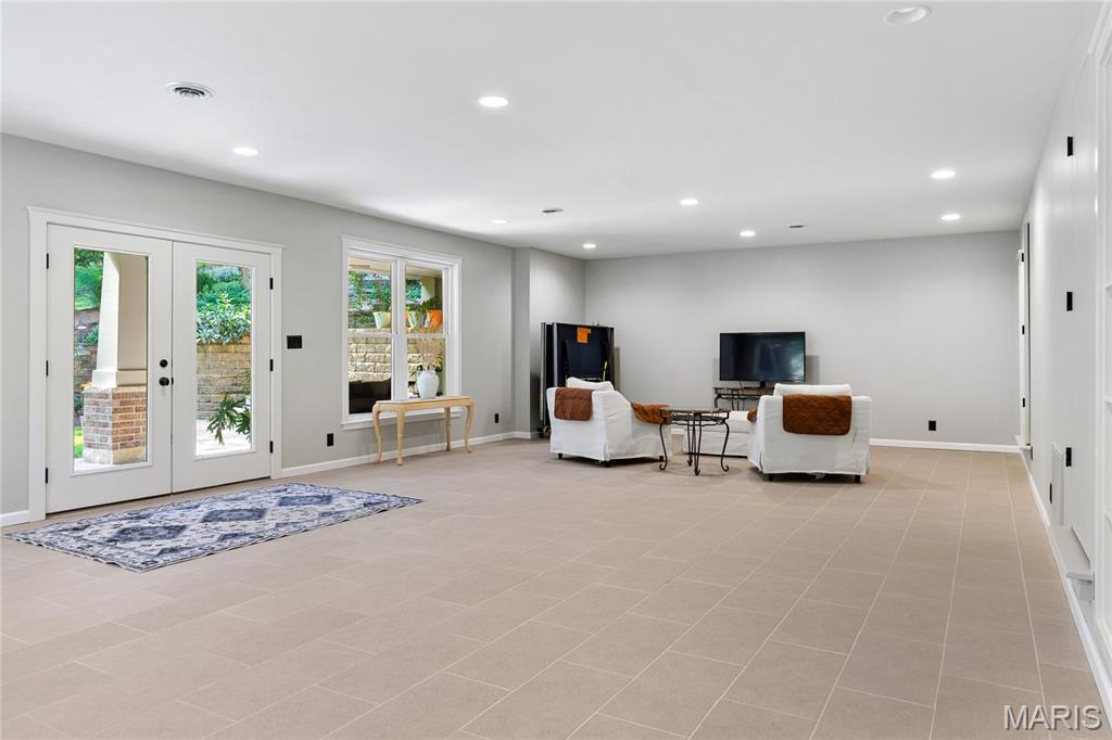 Westglen Village 4 - Residential