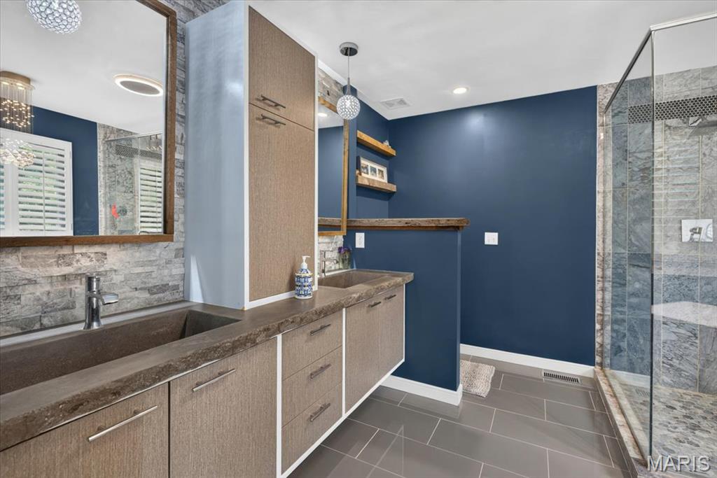 Southern Hills Ph Two Two - Residential