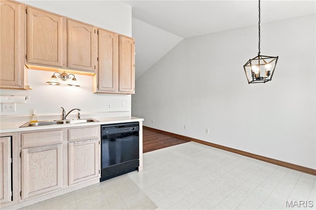 Crown Pointe Bldg 31-33 - Residential