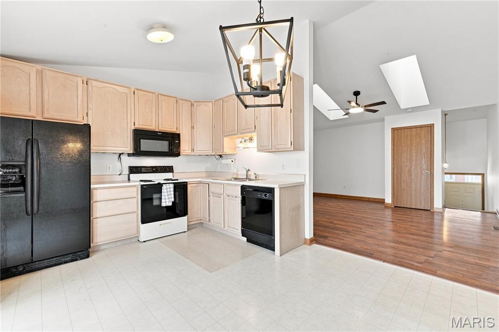 Crown Pointe Bldg 31-33 - Residential