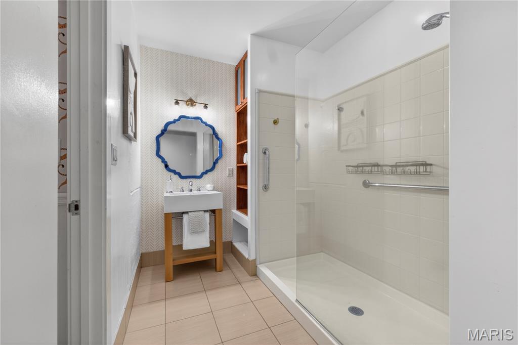 First Amendment/West End Lofts - Residential Lease