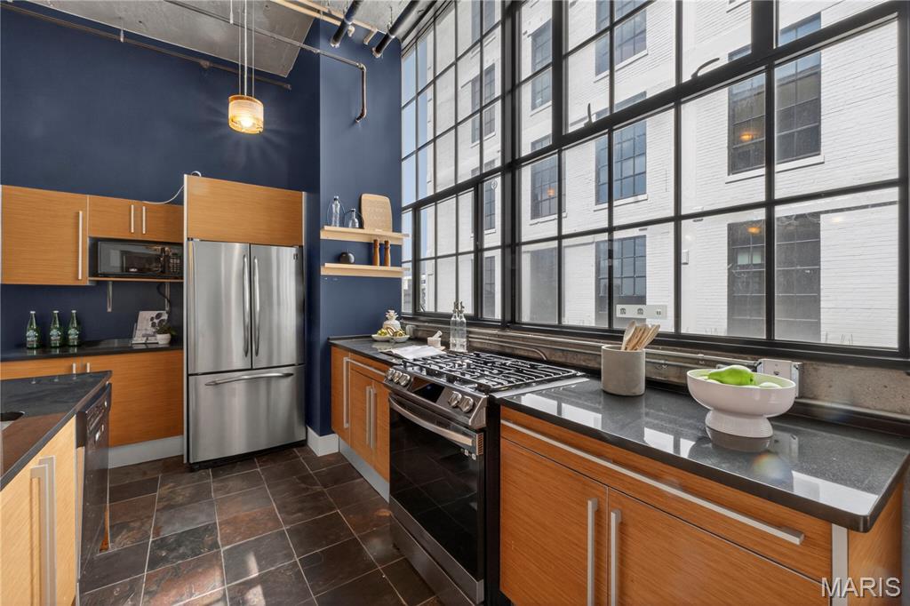 First Amendment/West End Lofts - Residential Lease