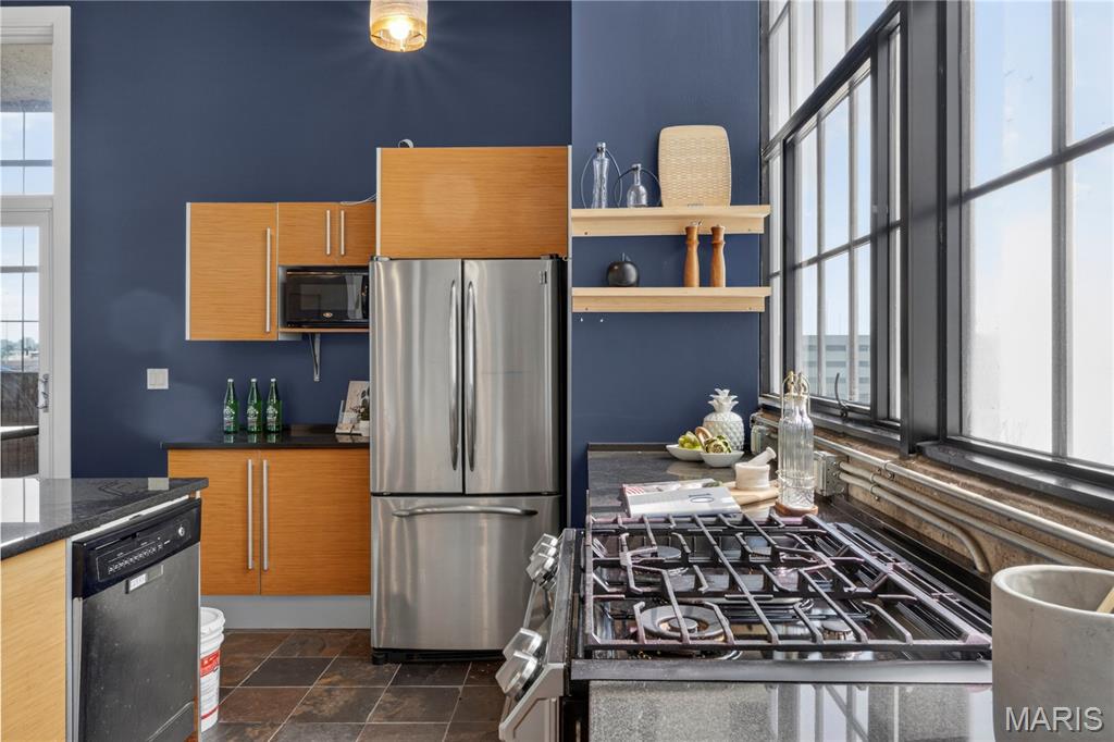 First Amendment/West End Lofts - Residential Lease