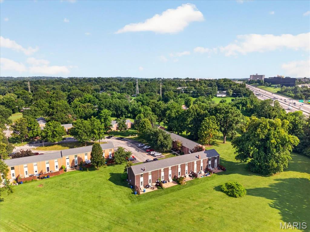 Rossridge Twnhs Condo - Residential