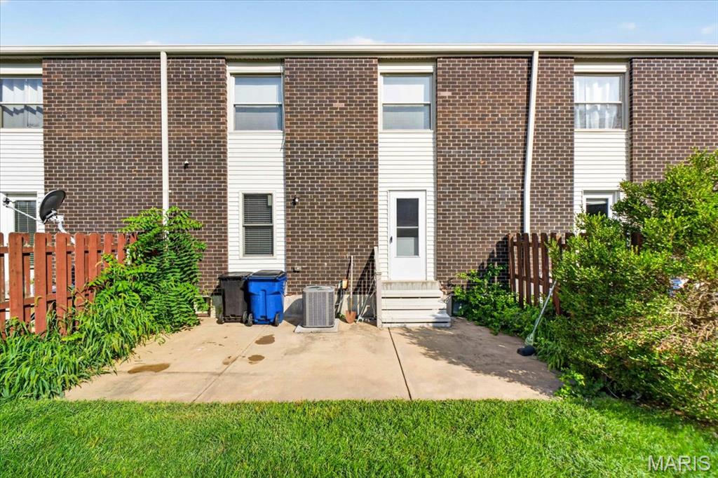 Rossridge Twnhs Condo - Residential
