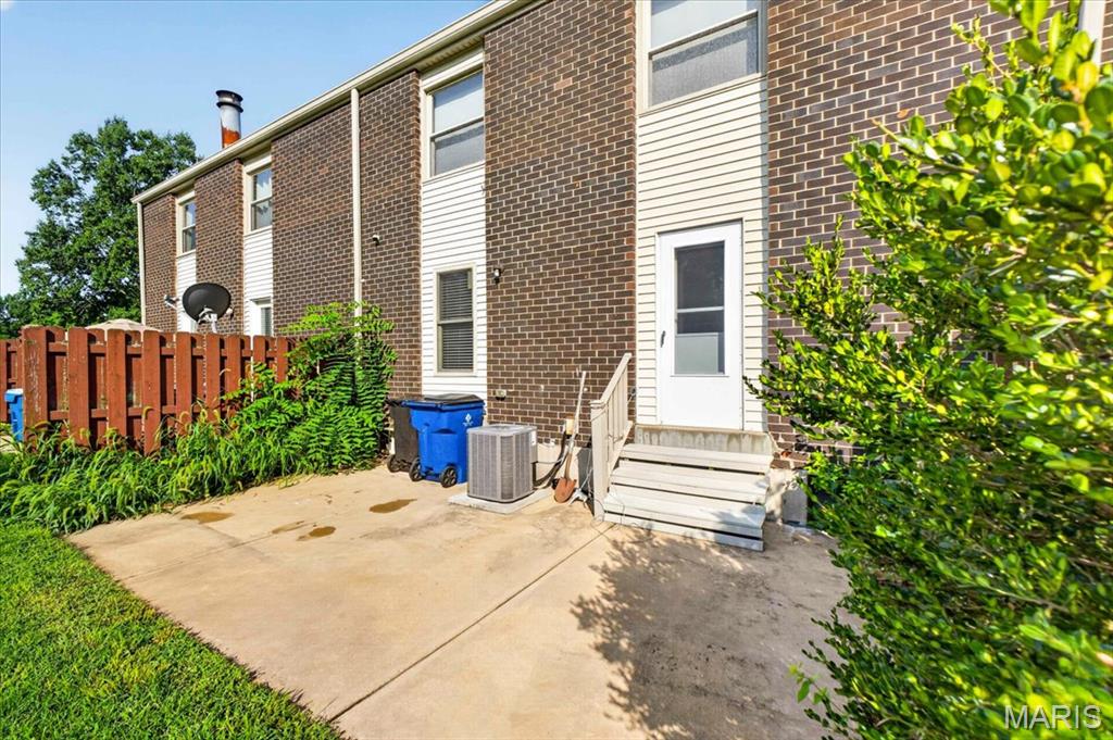 Rossridge Twnhs Condo - Residential