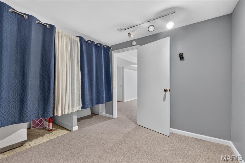 Rossridge Twnhs Condo - Residential
