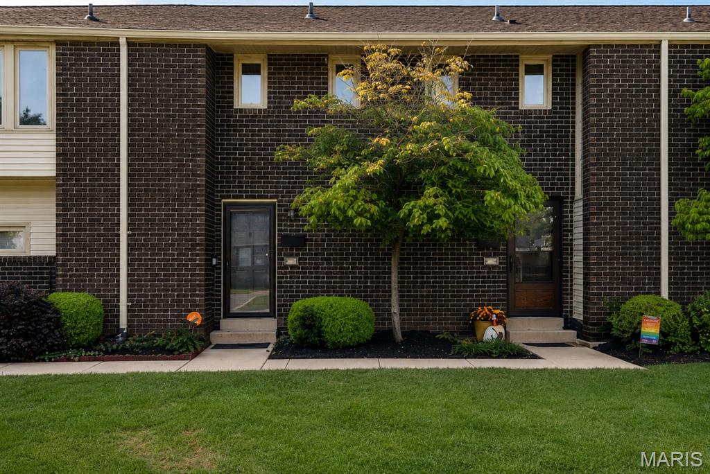 Rossridge Twnhs Condo - Residential