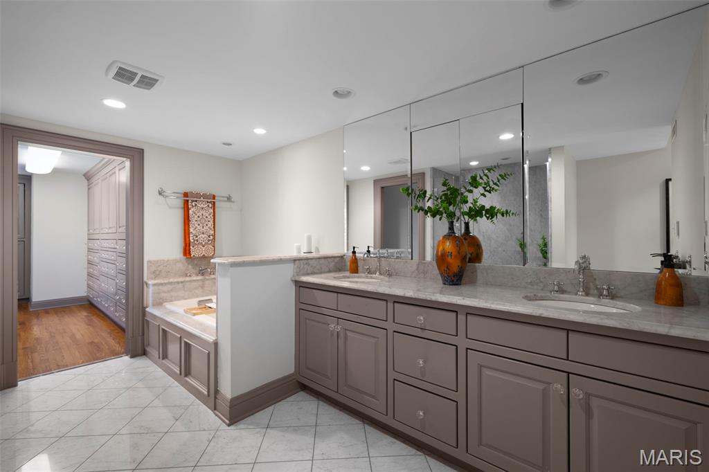 Thornhill Estates 7 - Residential
