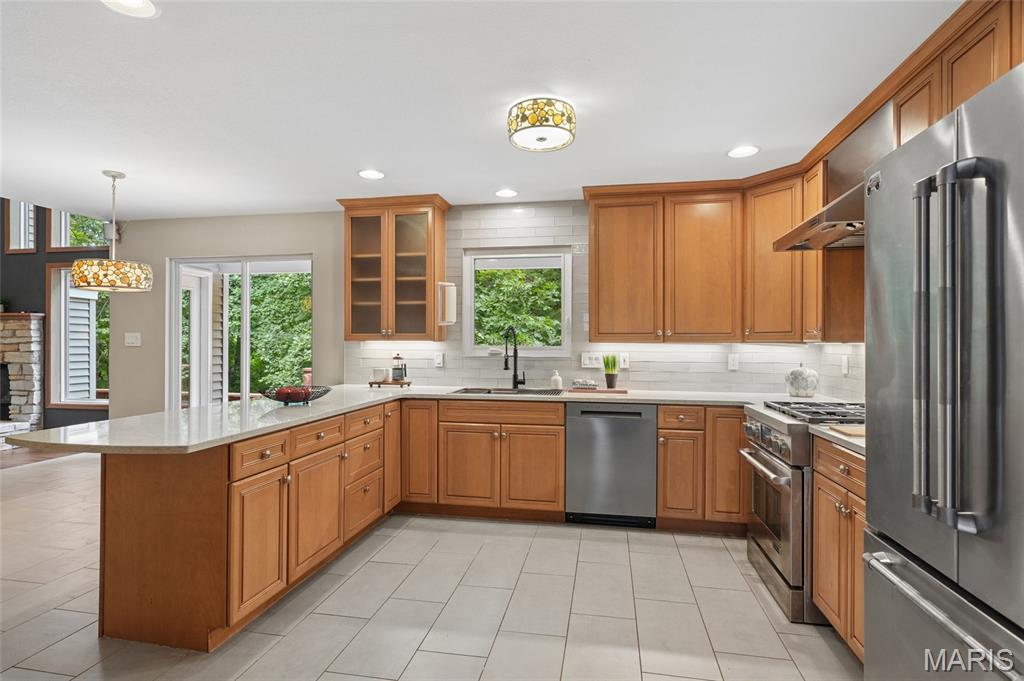 Castle Pointe Estates - Residential