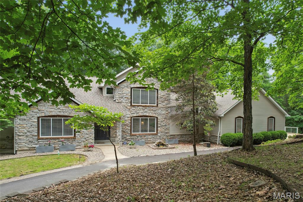 Castle Pointe Estates - Residential