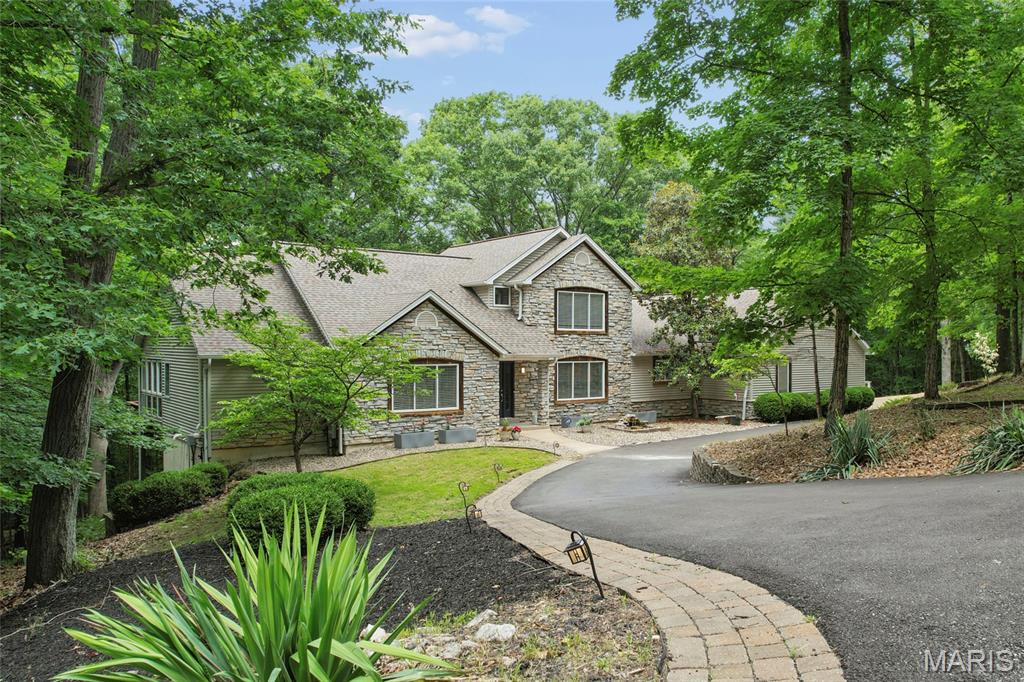 Castle Pointe Estates - Residential
