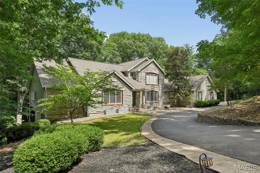 Castle Pointe Estates - Residential