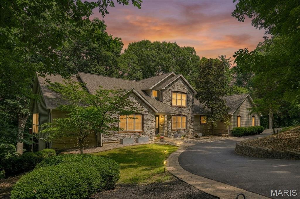 Castle Pointe Estates - Residential