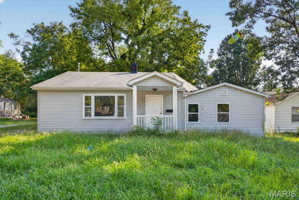 Welcome to this fantastic opportunity at 821 Howell Ave in Cahokia! This turnkey property has undergone a recent $16,000 comprehensive rehab, bringing modern updates and a fresh, move-in-ready feel throughout.

Featuring 1,048 square feet of living space, this single-family residence includes 3 bedrooms and 1 bathroom. The home sits on a generous 14,375-square-foot lot (approximately 0.33 acres) and includes convenient property features such as an attached 464-square-foot garage, central cooling, and a wood deck overlooking the expansive yard.

Appraised at $100,000, this exceptional property is ideal for savvy investors looking to expand their portfolio or buyers searching for a comfortable, updated home ready for immediate occupancy.