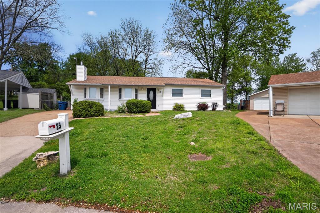 Colonial Manor - Residential