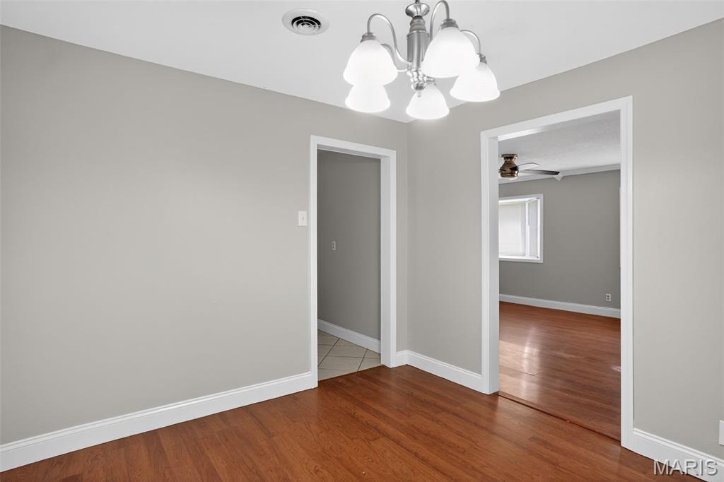 Colonial Manor - Residential