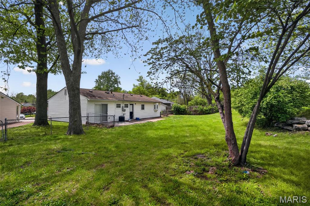Colonial Manor - Residential