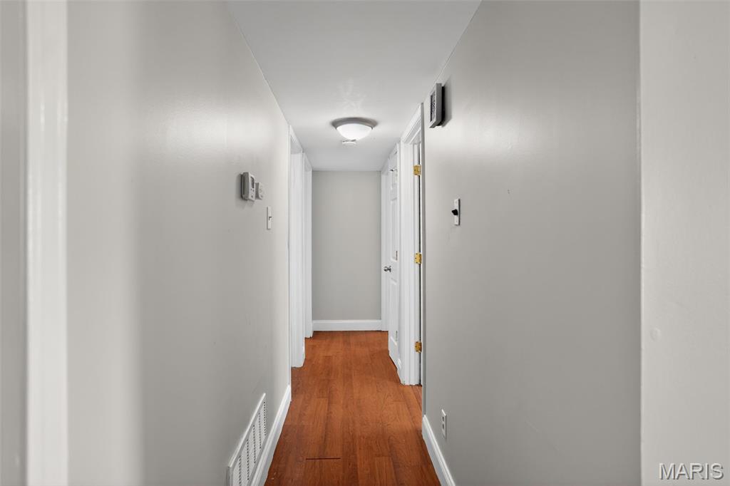 Colonial Manor - Residential