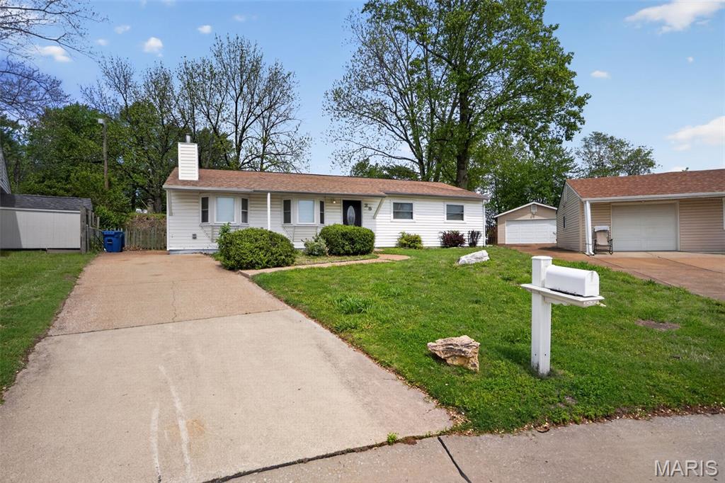 Colonial Manor - Residential