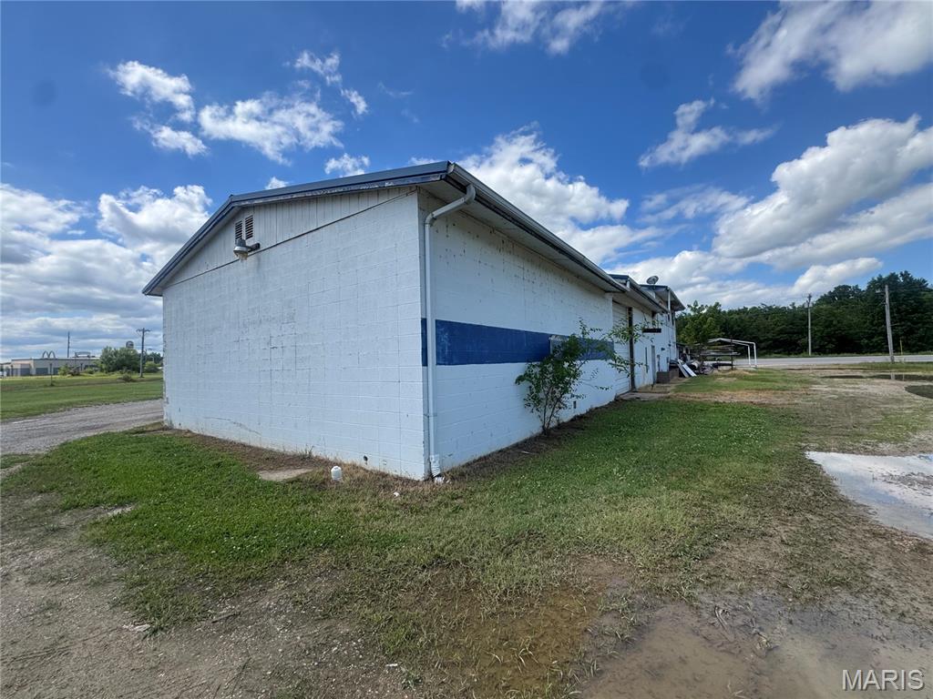 Highway 53 - Commercial Sale