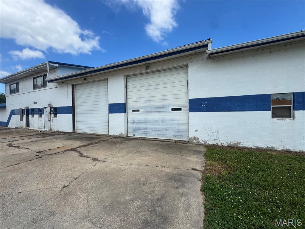 Highway 53 - Commercial Sale