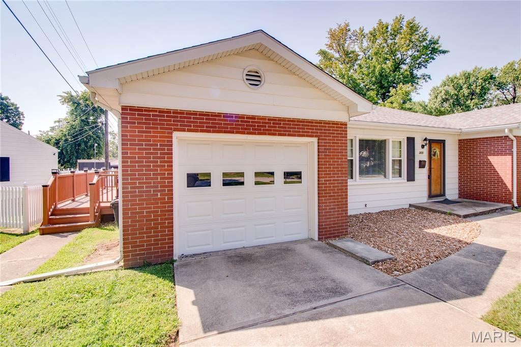 BRENTWOOD PLACE & BRENTWOOD PLACE - Residential