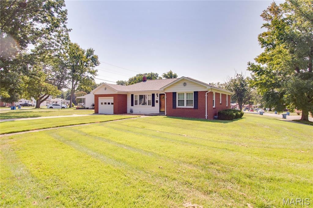 BRENTWOOD PLACE & BRENTWOOD PLACE - Residential