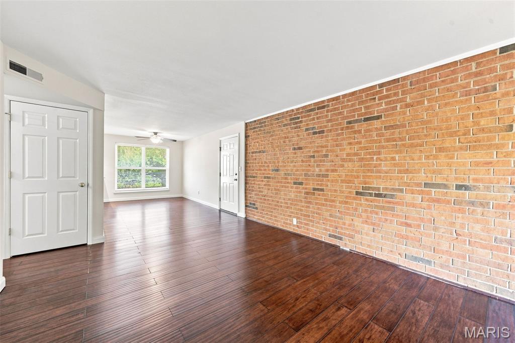 Greenbriar Condo - Residential