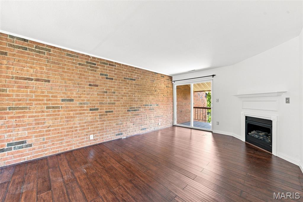 Greenbriar Condo - Residential