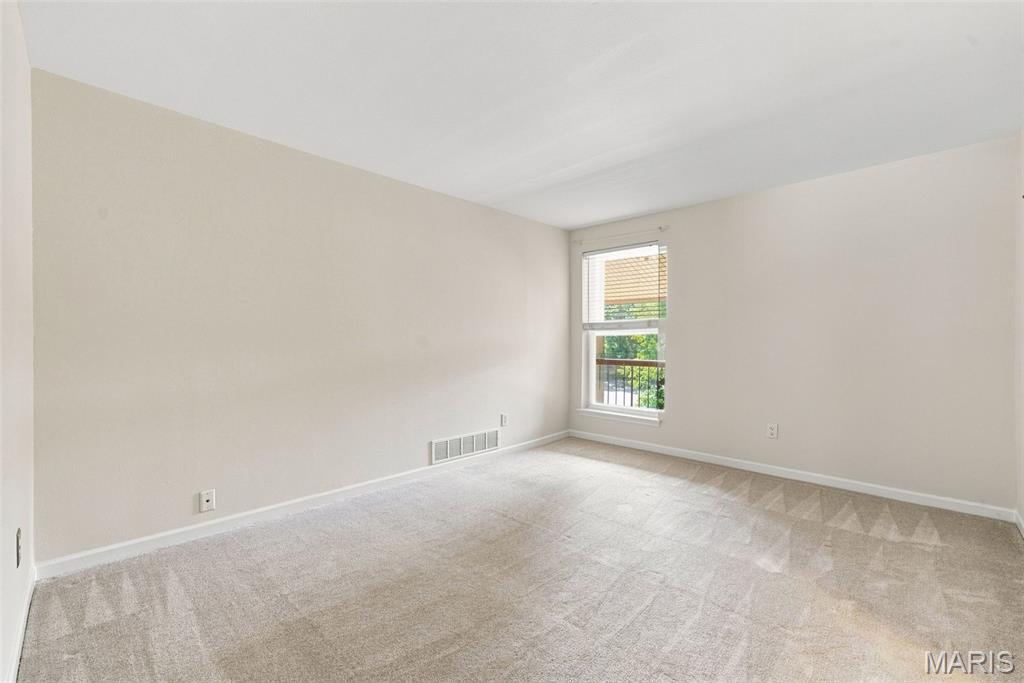 Greenbriar Condo - Residential