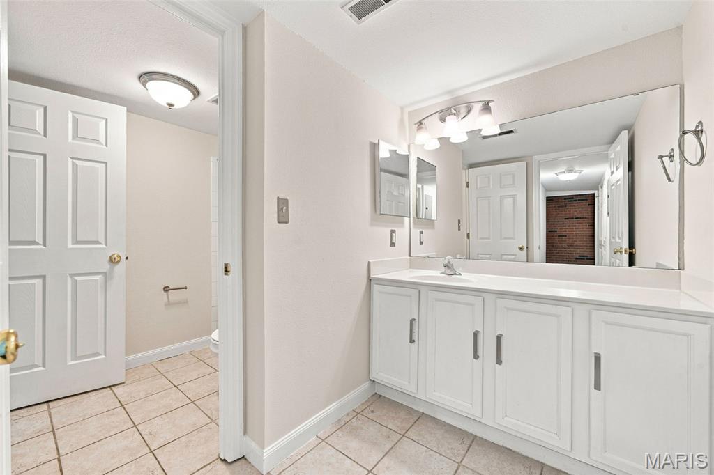 Greenbriar Condo - Residential