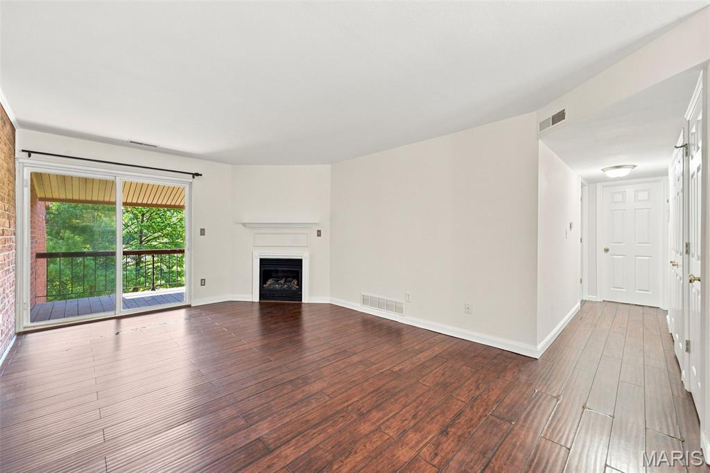 Greenbriar Condo - Residential