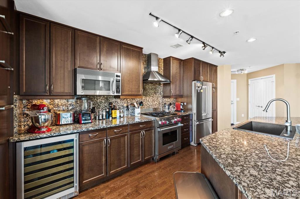 Park East Tower Condos - Residential Lease