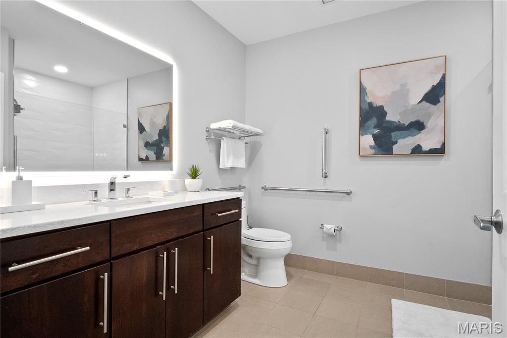 Park East Tower Condos - Residential Lease