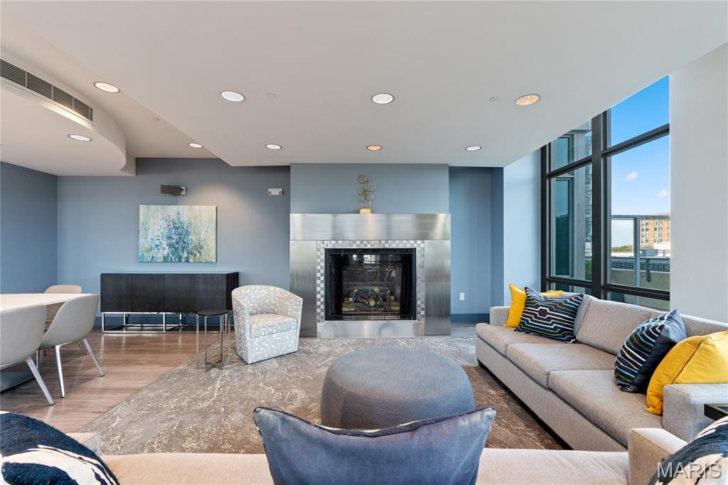 Park East Tower Condos - Residential Lease