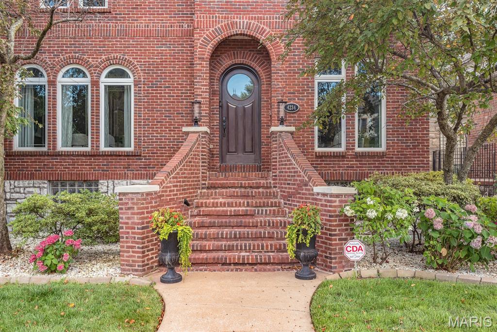 Gaslight Square - Residential