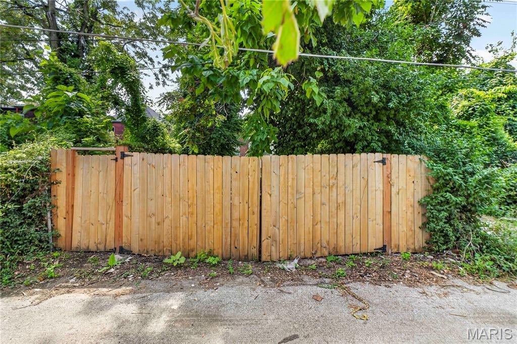 Chouteau Place Add - Residential Income