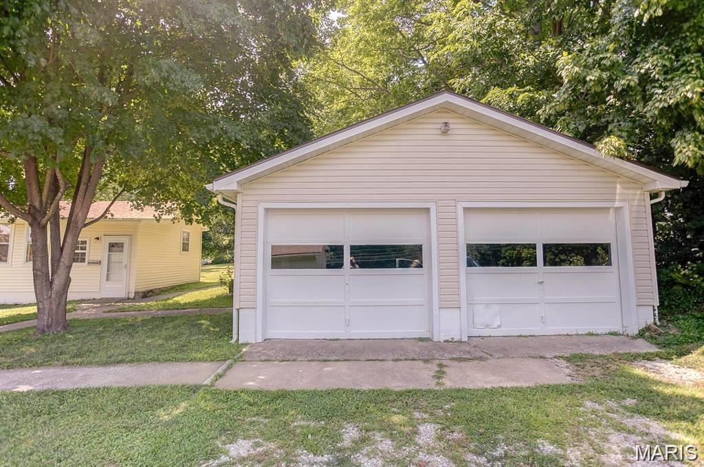 NOT IN A SUBDIVISION - Residential Lease
