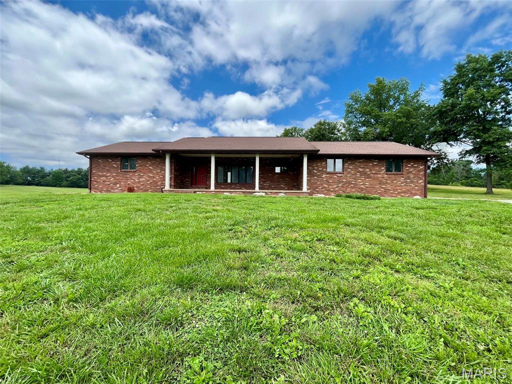 Welcome to country living that is close to everything including interstate access. Located just north of Jackson and Cape on 2.57 park-like
acres, this 3 bed/3 bath all brick home has received many improvements and is ready to welcome new owners. A 30’x30’ shop rounds out the
endless potential for your family to spread out. Schedule an appointment today.