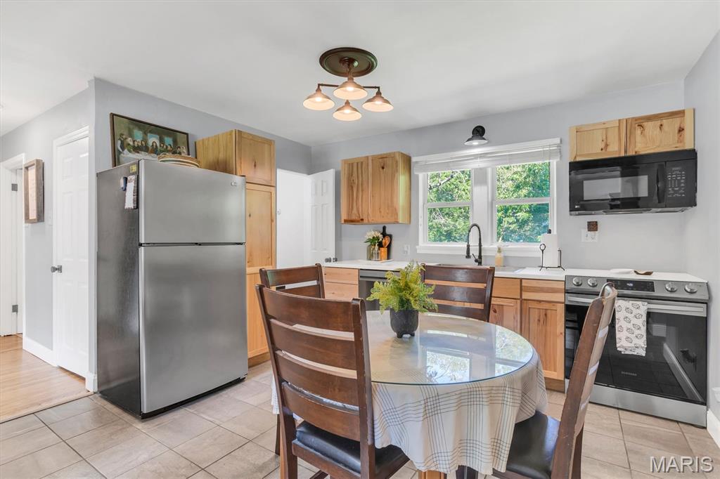 Meadowbrook Village1st Add - Residential